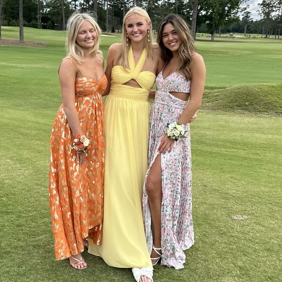 Mac Duggal RUCHED HALTER STRAP KEYHOLE CHIFFON GOWN - Picture 6 of 6